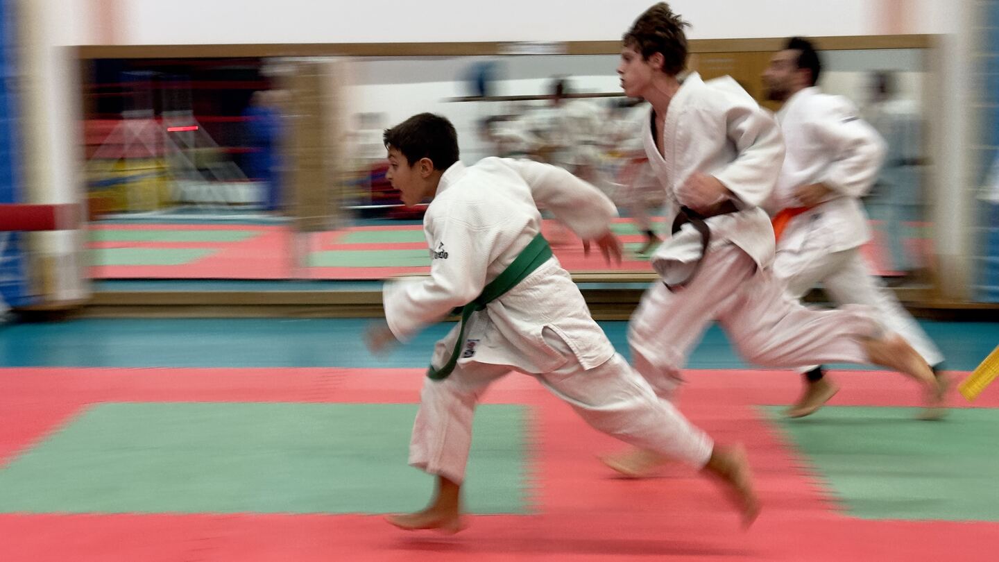 Jovens num treino de Judo em Benfica